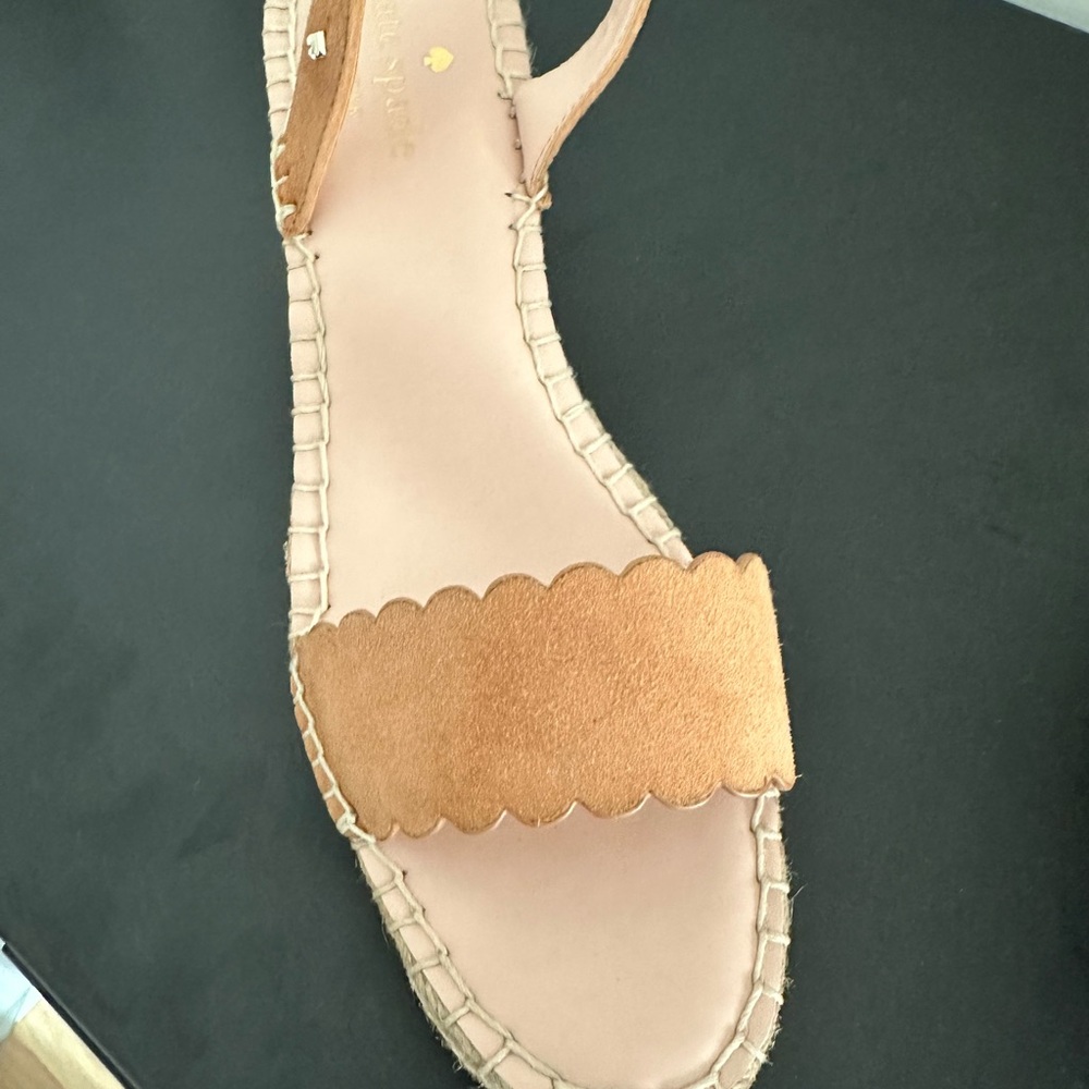 Kate Spade - Size 8 , Beand New, Laces are missing